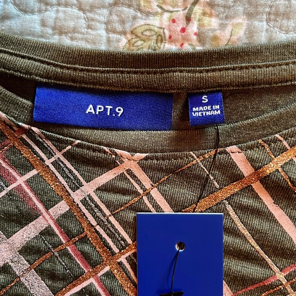 Apt. 9 Short Sleeve Top - Picture 2 of 9